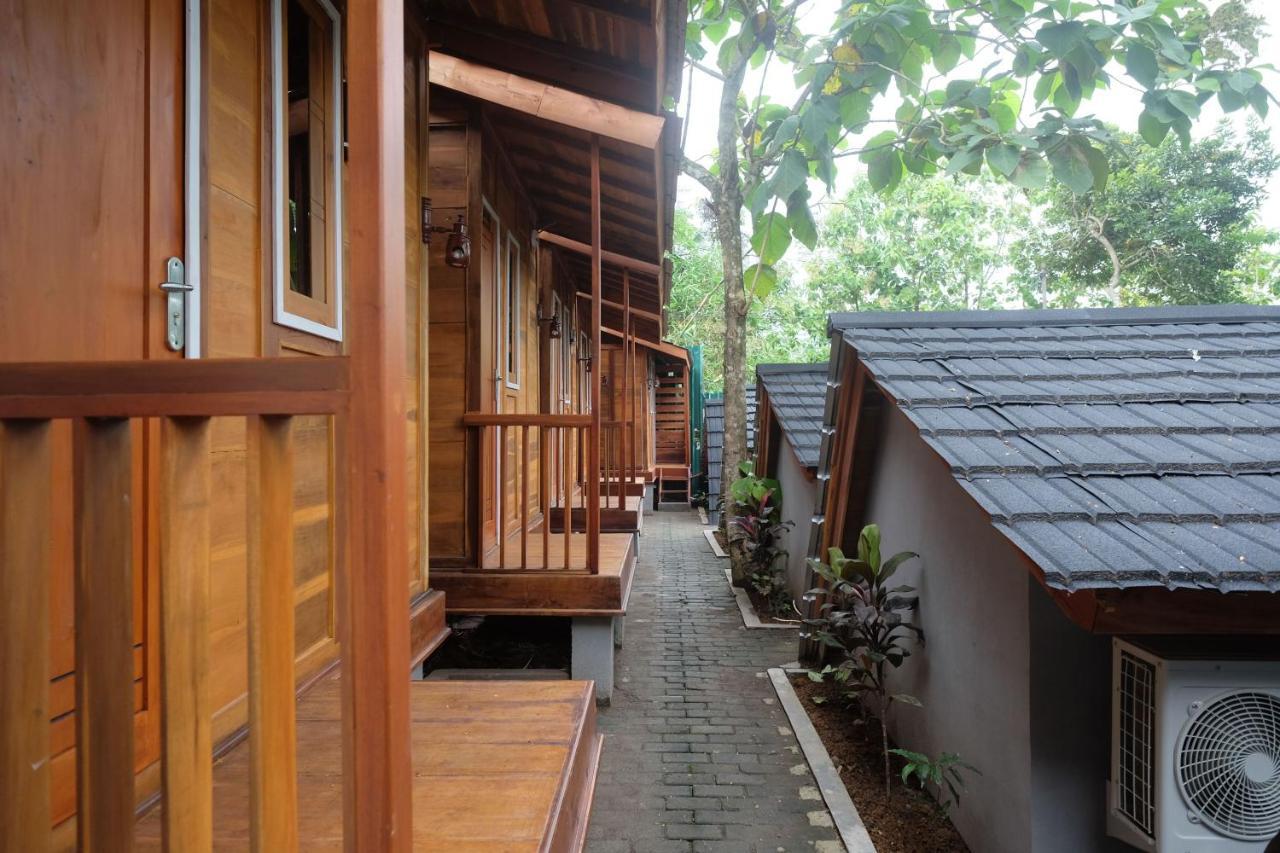 Urbanview Villa Lukulo Kebumen By Reddoorz ภายนอก รูปภาพ