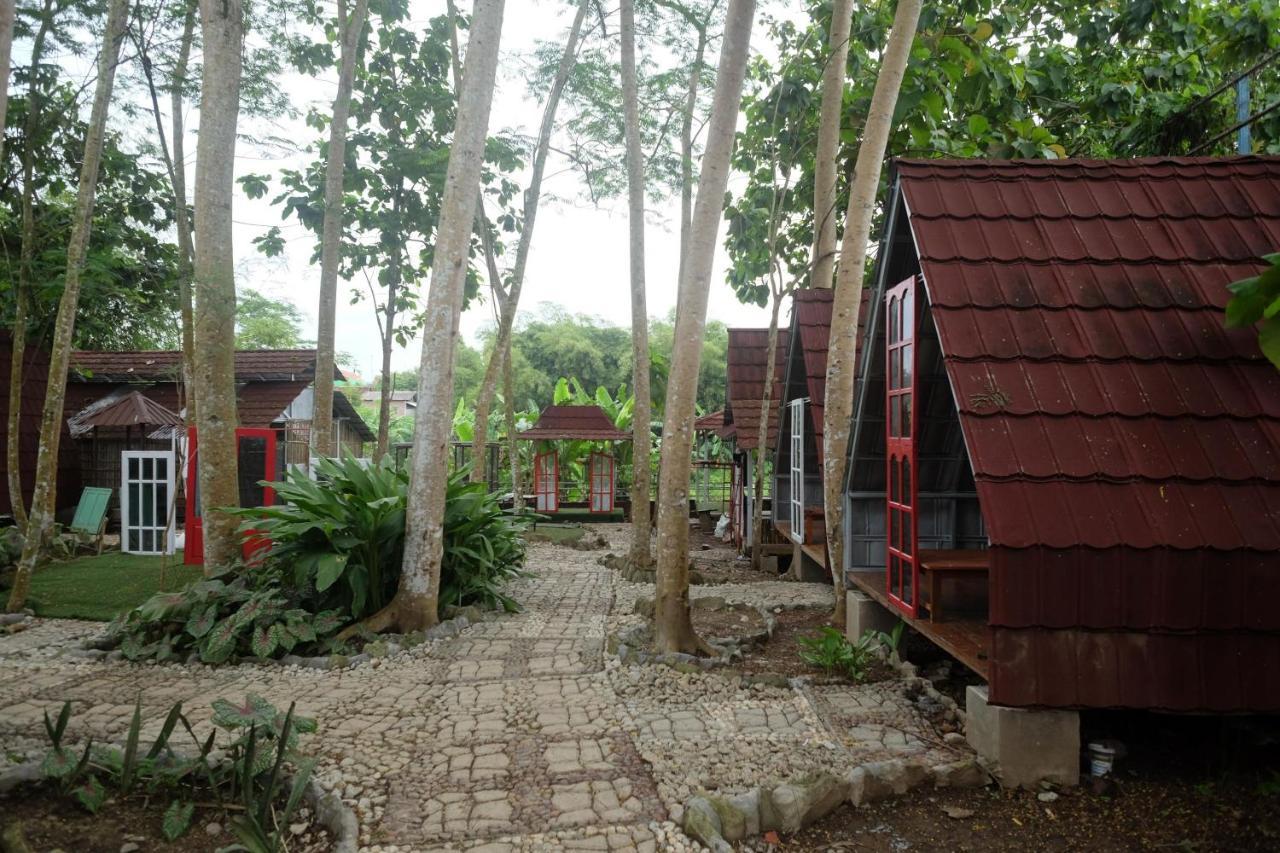 Urbanview Villa Lukulo Kebumen By Reddoorz ภายนอก รูปภาพ